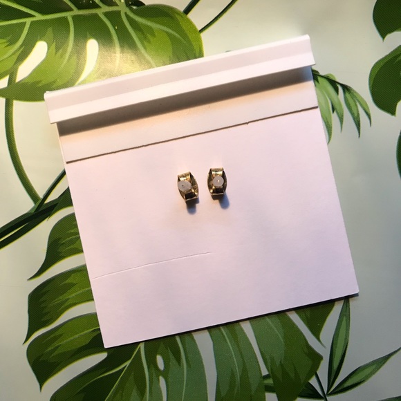 Madewell Heart Breaker Brass Stud Earrings - Picture 2 of 4